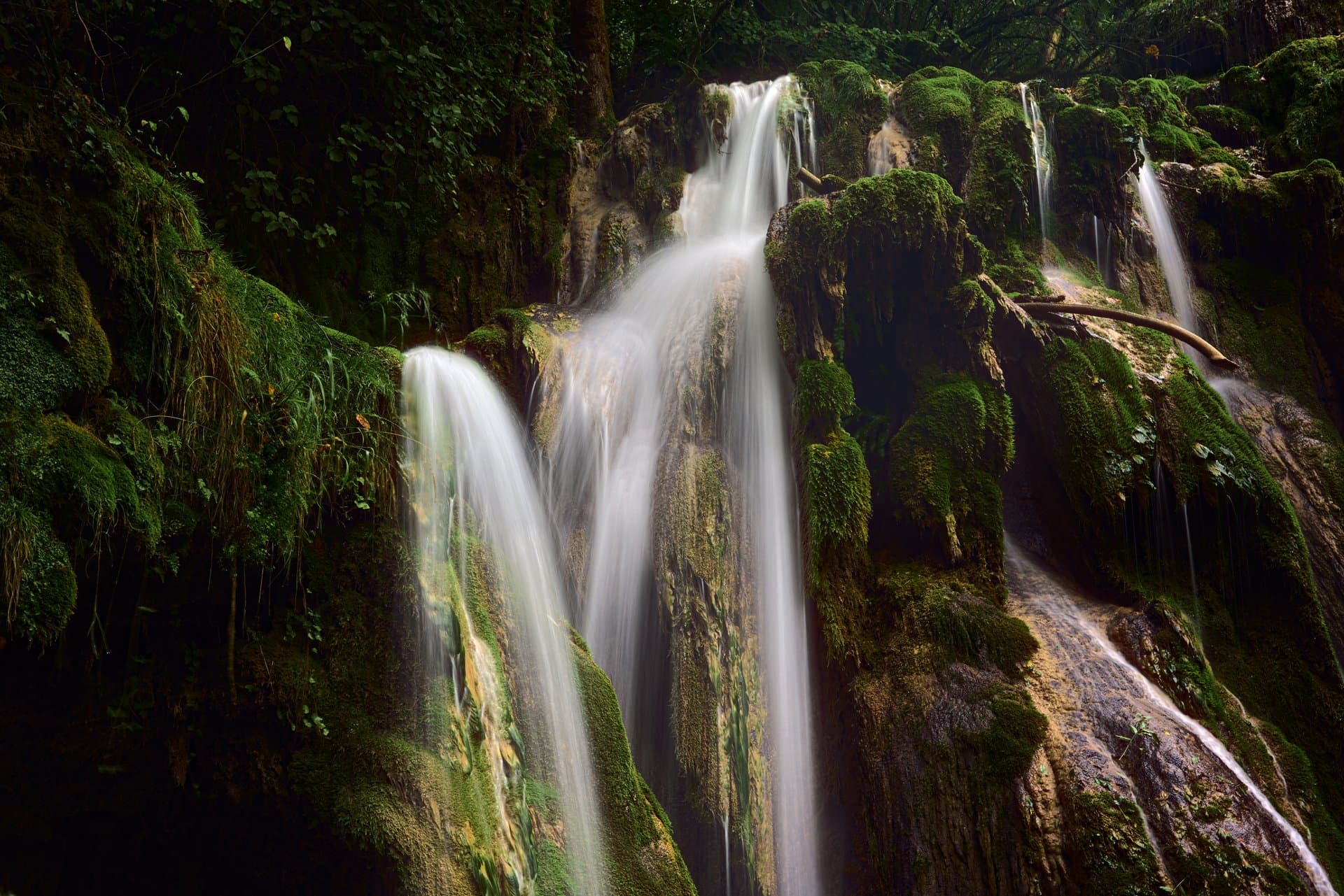 Hiking & Waterfalls